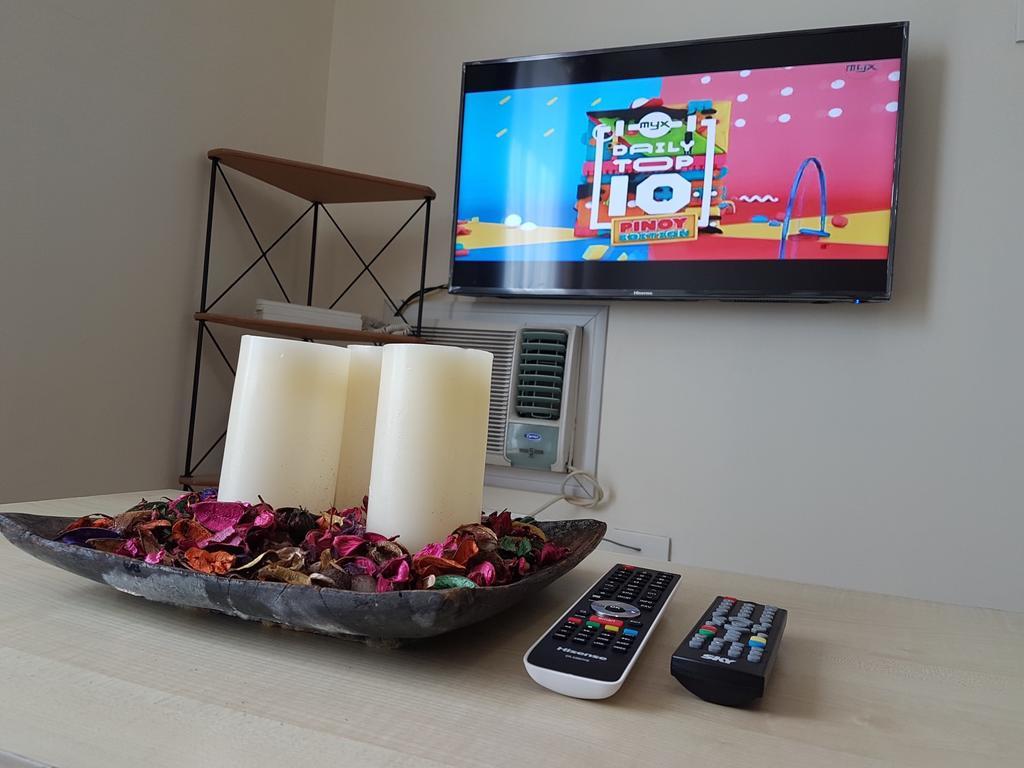 מנילה Ortigas 2 Bedroom Corner Unit With 2 Queen Across Shangrila מראה חיצוני תמונה
